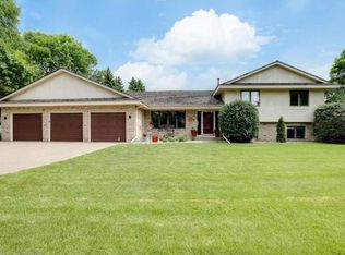 9340 Sheffield Cir, Bloomington, MN 55437