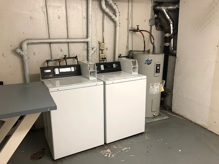 500 NE Maiden Ln #8 — Photo 12