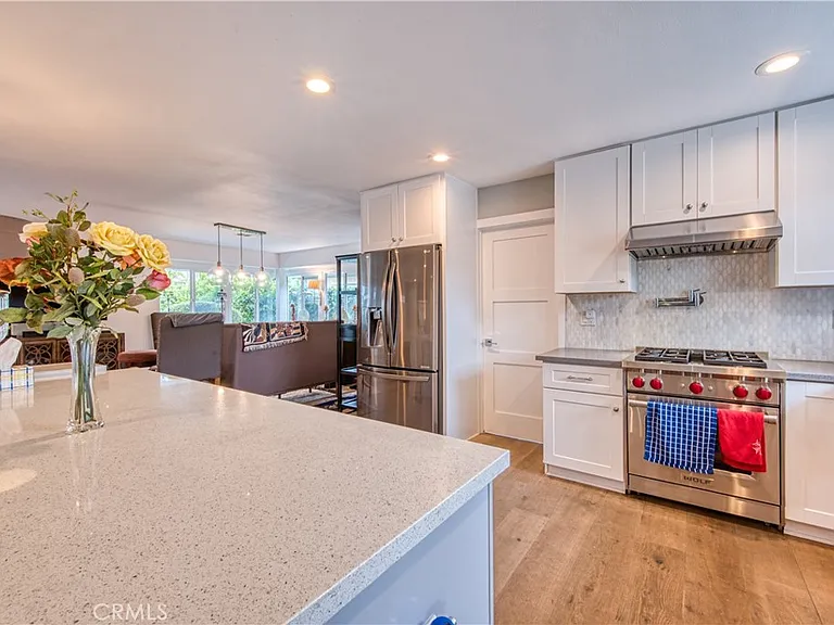 1800 Irvine Ave — Photo 8