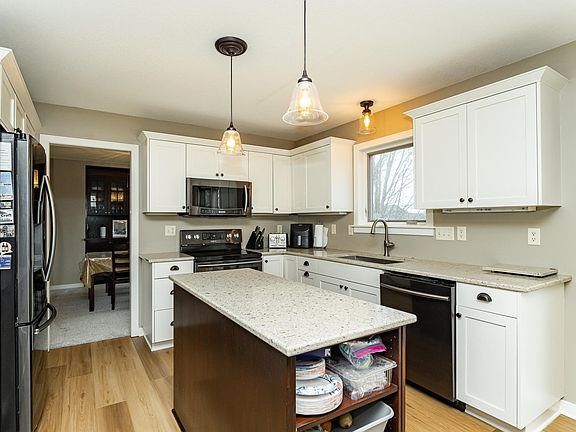 4th image of 3551 Hart Ln SW