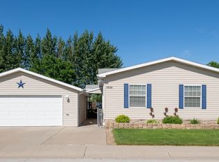 3836 Chandler Ln, Bismarck, ND 58503