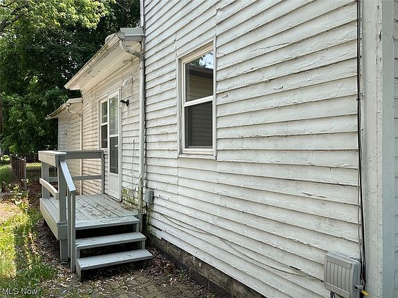 5th image of 406-408 S Vine St