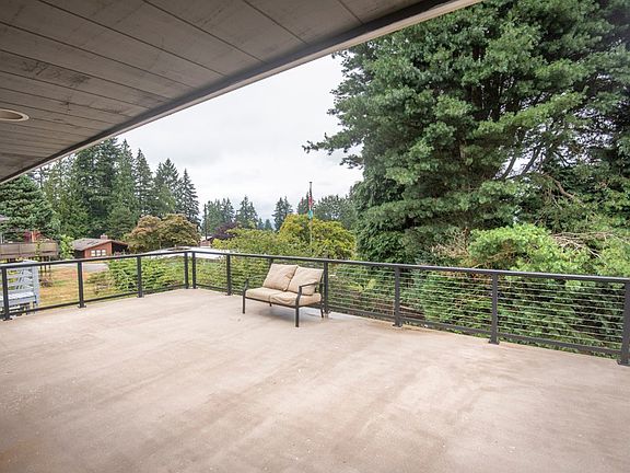 5th image of 7327 Highland Dr