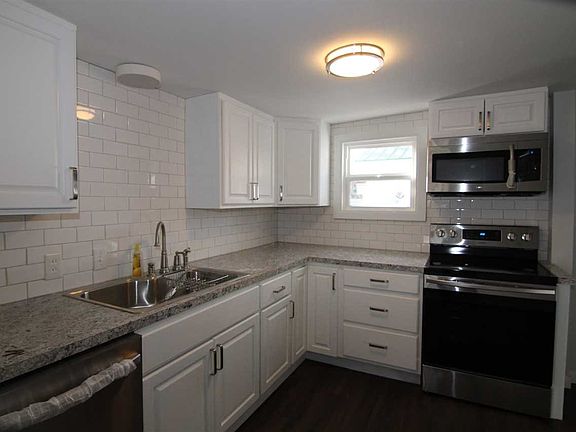 3rd image of 29 N Walker St