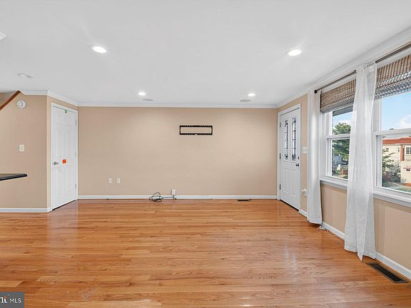 4th image of 643 47th St