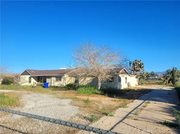 14387 Jicarilla Rd, Apple Valley, CA 92307