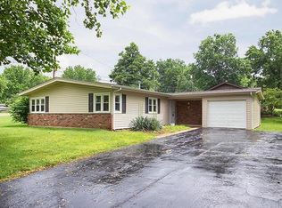 8 Graeler Dr, Saint Louis, MO