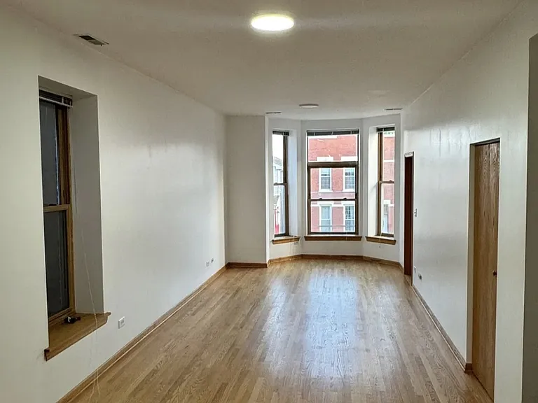 2424 W Polk St #2W — Photo 5