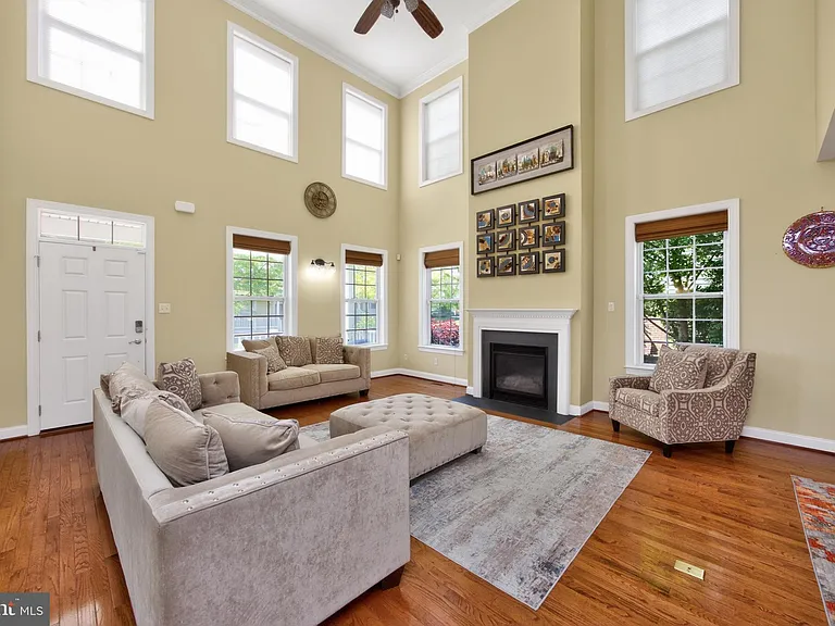 121 Shilling Ave — Photo 11