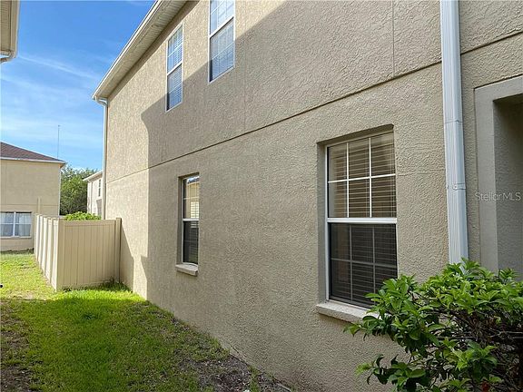 3rd image of 17553 Queensland St