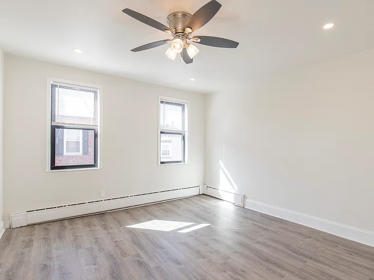 741 S Darien St — Photo 20