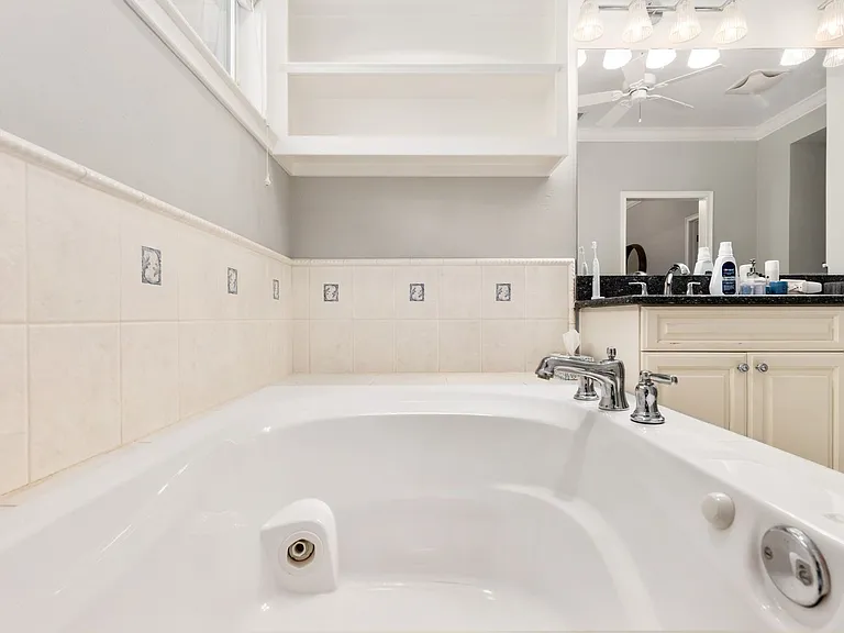 3773 SW 21st Dr — Photo 33