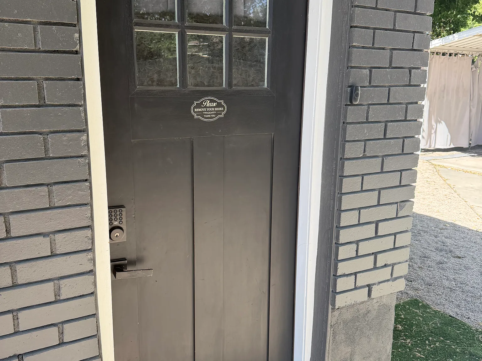 3 bed, 1.5 bath, 1150 sqft, $2,000 — Photo 3