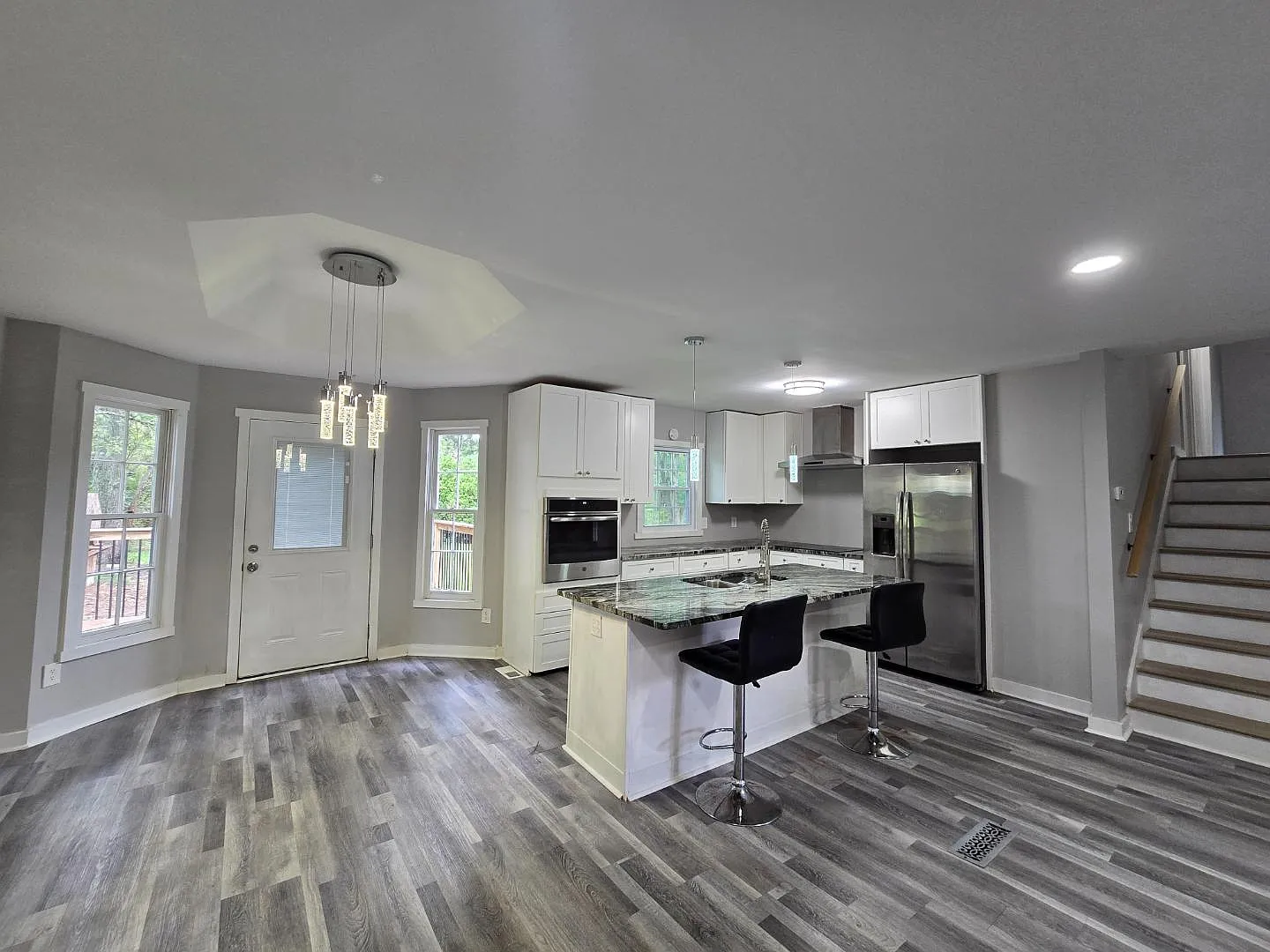 1382 Bennett Rd — Photo 2