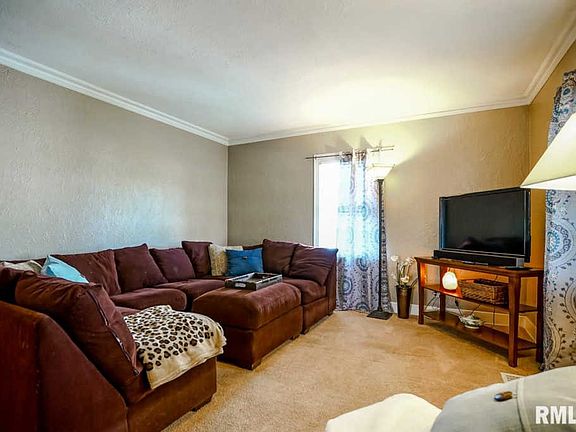 4th image of 808 E Lake Ave