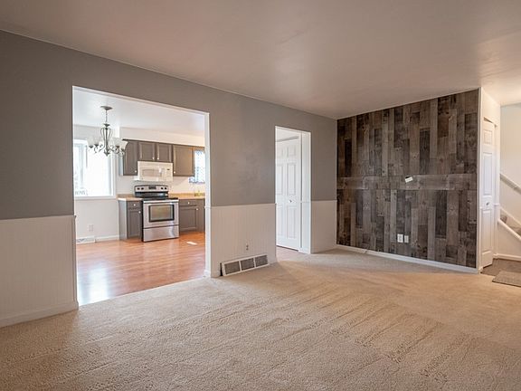 4th image of 208 Bellford Dr
