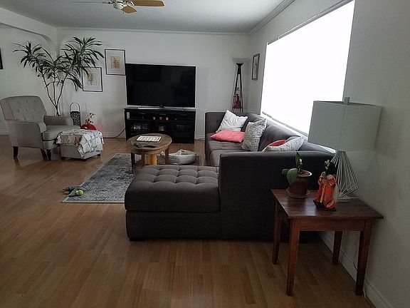 4th image of 2921 28th Ave SE