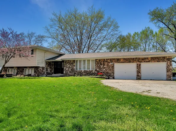 236 Grant St, Seneca, IL 61360