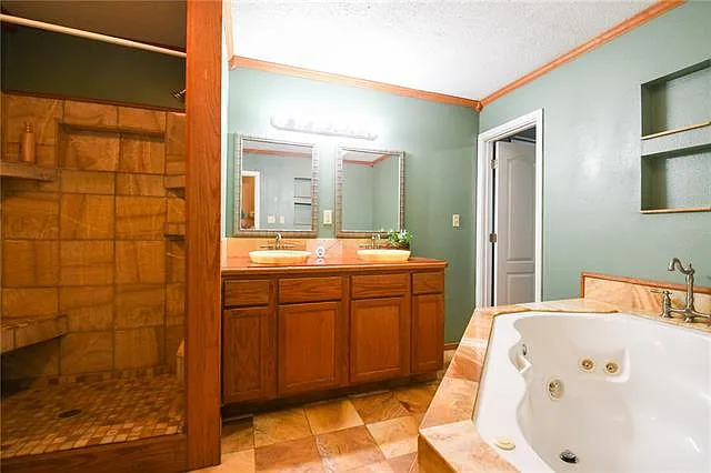 2412 Riverbend Dr — Photo 7