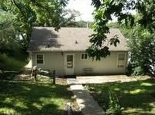 5517 E Lake Shore Dr, Wonder Lake, IL 60097