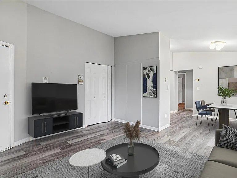 Village Grove Apartments — Photo 17