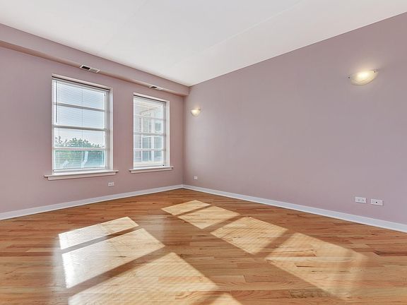 5th image of 3611 W Montrose Ave Unit 408