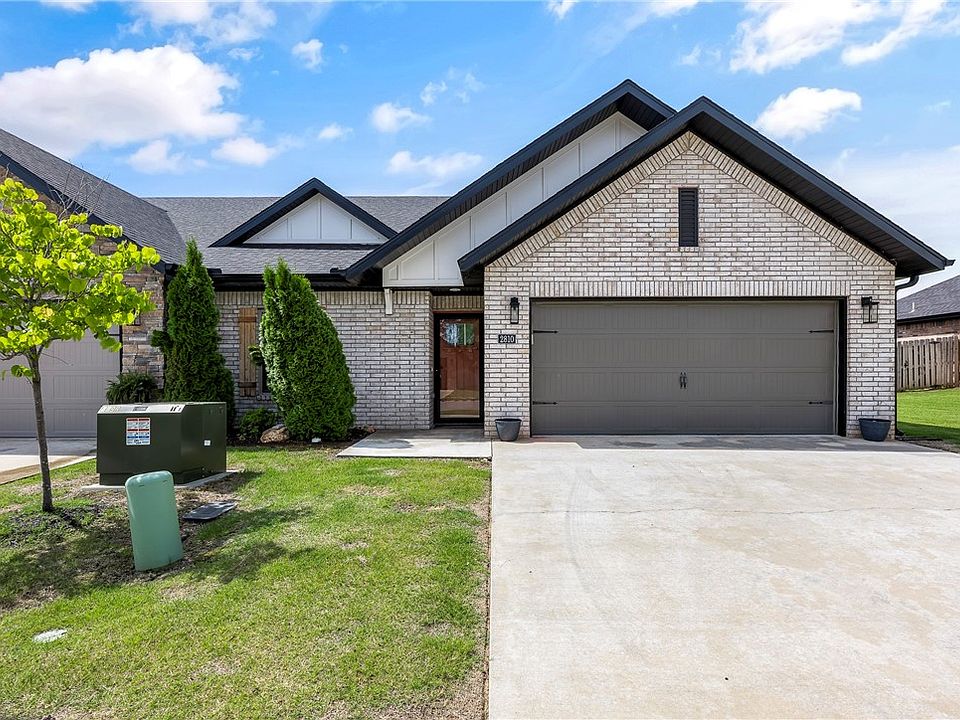 1st image of 2810 W Persimmon St