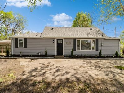 817 E 27th St, Des Moines, IA, 50317