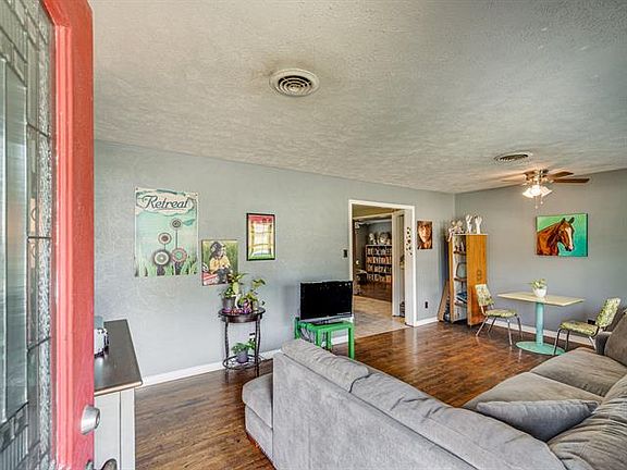 4th image of 1409 W Ross St