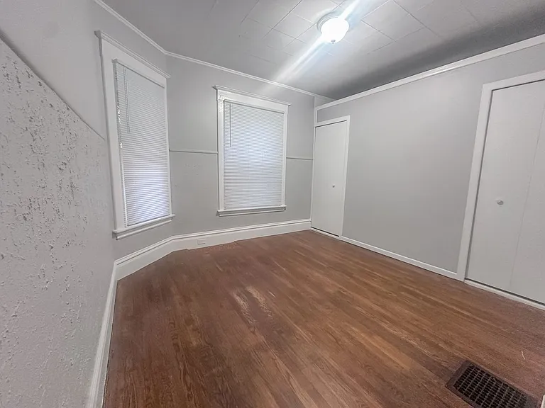 41 Caledonia St NE #1 — Photo 4