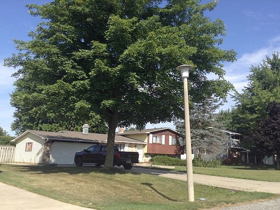3rd image of 542 E Dawn Dr