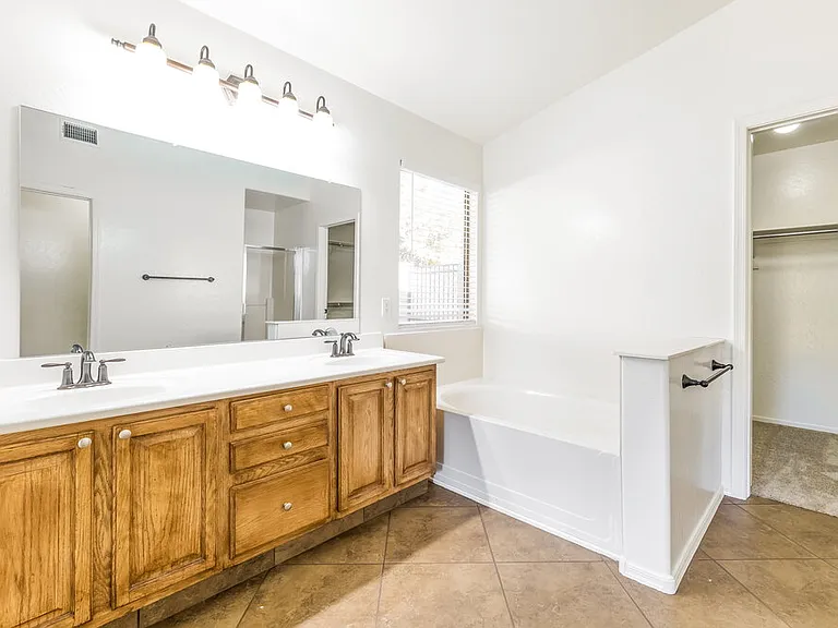 1380 E Sheffield Ave — Photo 11