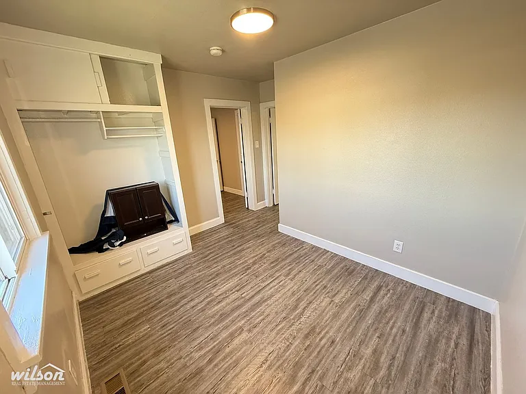 2605 W Lincoln Ave — Photo 9