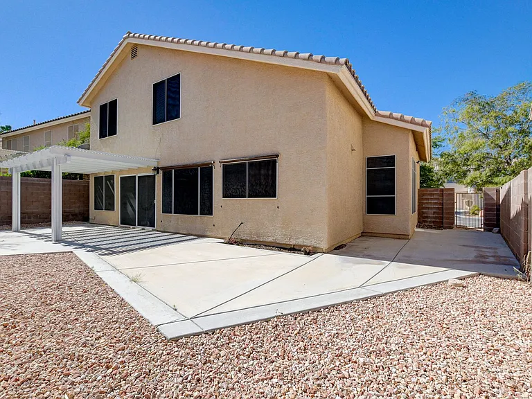 8621 Sierra Cima Ln — Photo 30
