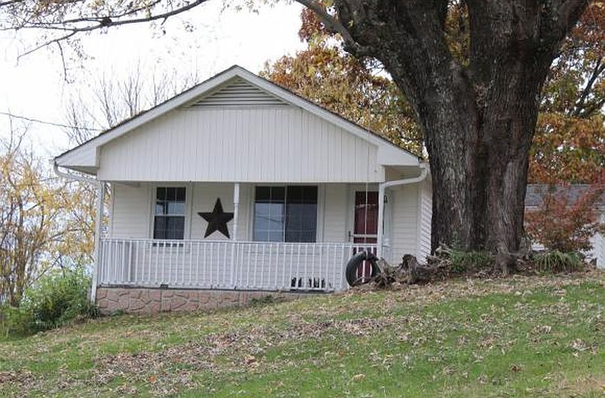 1st image of 148 Holcomb St