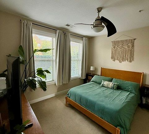 4th image of 960 Perry St APT 111
