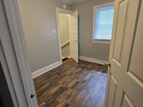 3rd image of 33 N Bradley Ave