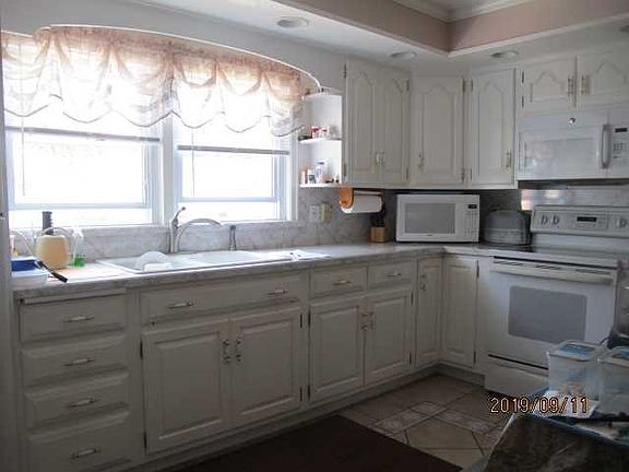 5th image of 43 Garden St