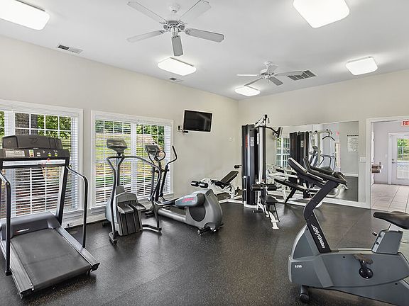 3rd image of 100 Weston Ln #4388492