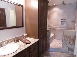 12402 Tracelynn Ln, Houston, TX 77066