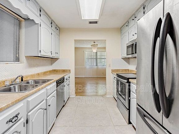 5th image of 3828 Freel Rd