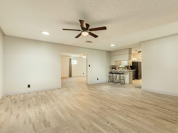 4th image of 616 Bel Rd