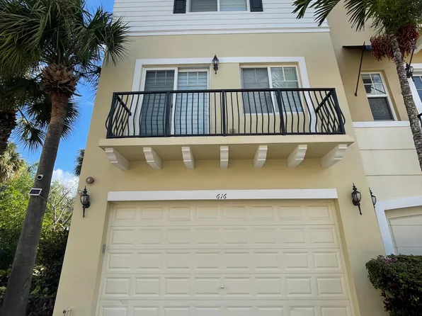 616 NW 38th Cir, Boca Raton, FL 33431