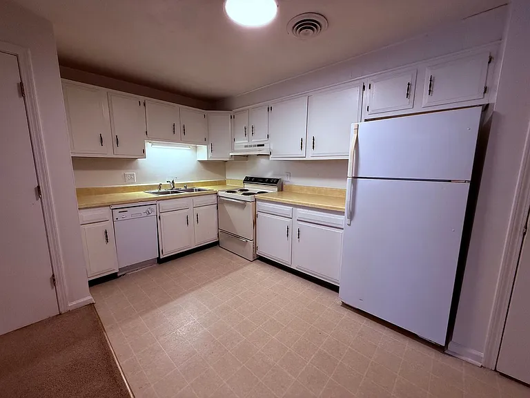 1407 Toms Creek Rd #15 — Photo 10