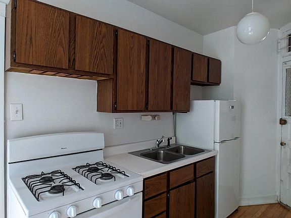 2nd image of 1200 W Wellington Ave #3RA