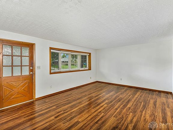 5th image of 2154 Lynpark Ave