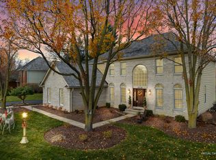 18139 W Pond Ridge Cir, Gurnee, IL 60031