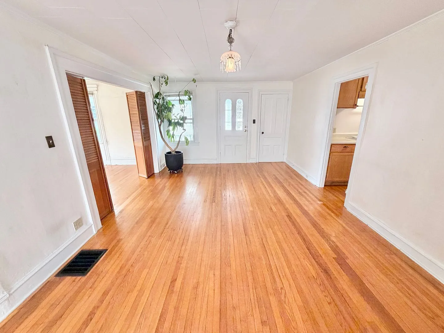 10787 Rte 116 — Photo 3