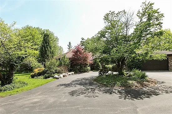 20724 Deerpath Rd photo 1