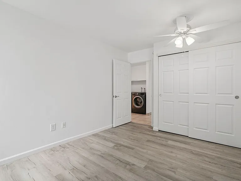 Images Columbia Apartments — Photo 87